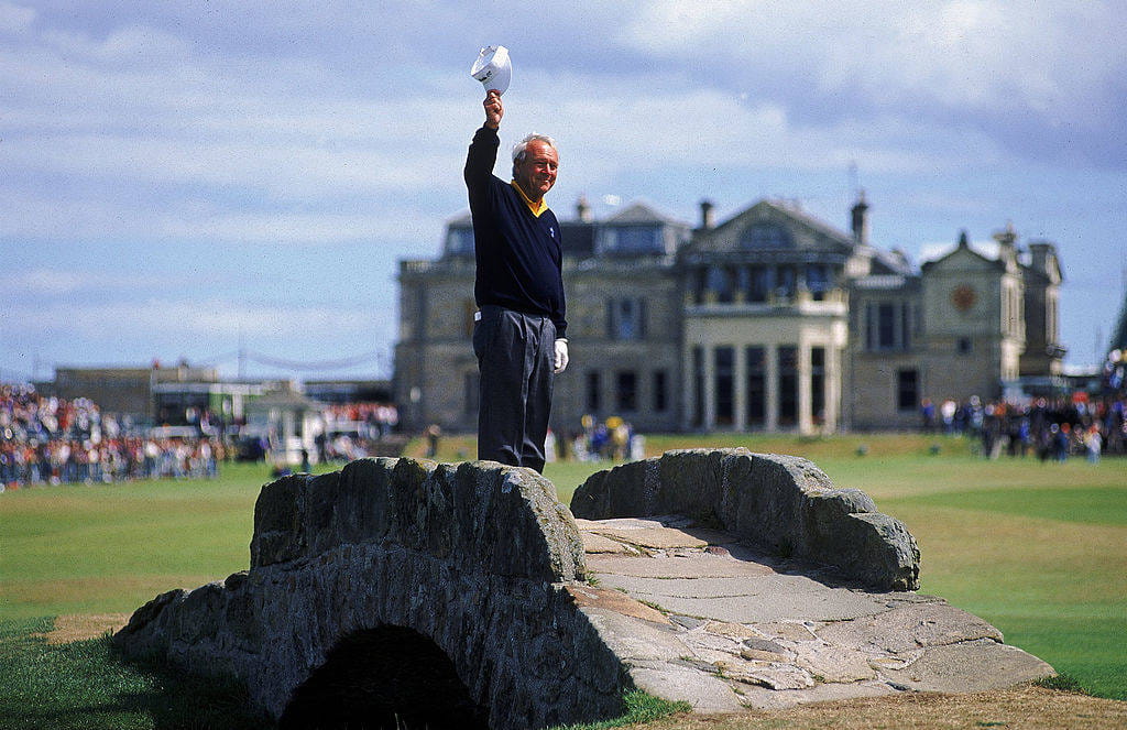 Arnold Palmer waves goodbye to St Andrews in 1995